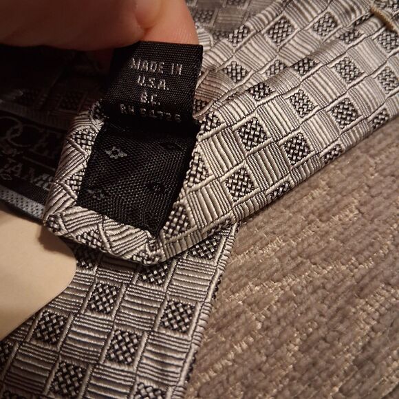 Innocenti For Tom James Tie All Silk Gray Silver Paisley Geometric Pattern NWT - Picture 4 of 4